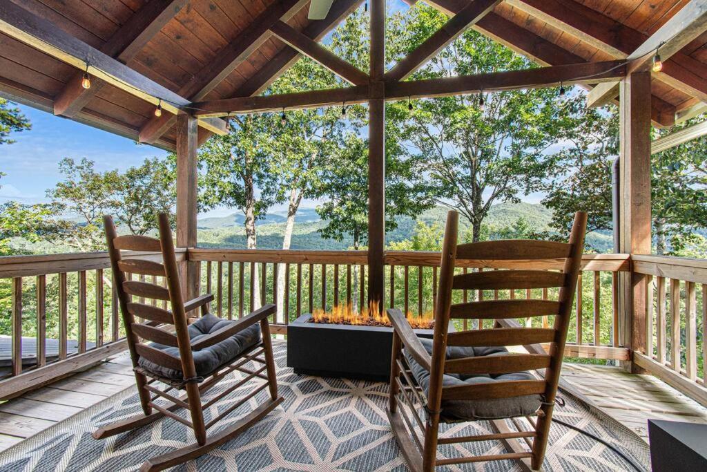 Cherry Log Summit Cabin By Bk Stays - Family Friendly - Playground - Game Room - Jacuzzi - Amazing Mountain Views ภายนอก รูปภาพ