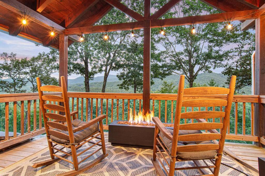 Cherry Log Summit Cabin By Bk Stays - Family Friendly - Playground - Game Room - Jacuzzi - Amazing Mountain Views ภายนอก รูปภาพ