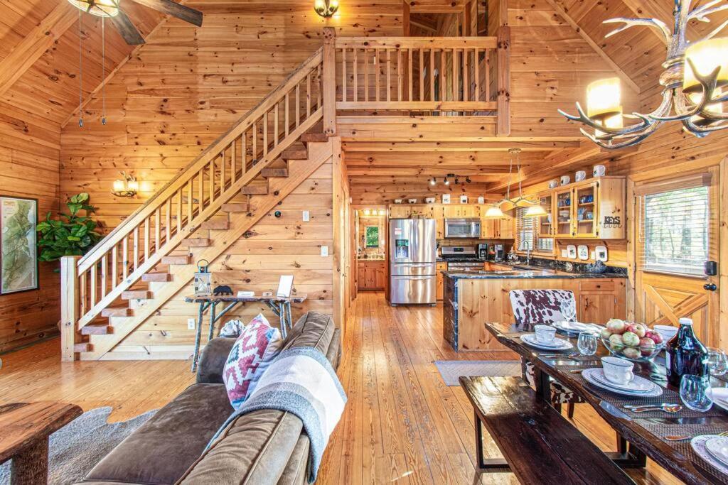 Cherry Log Summit Cabin By Bk Stays - Family Friendly - Playground - Game Room - Jacuzzi - Amazing Mountain Views ภายนอก รูปภาพ