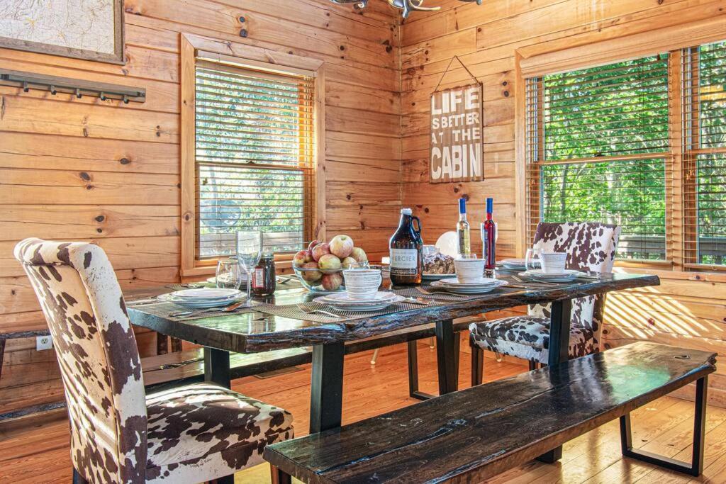 Cherry Log Summit Cabin By Bk Stays - Family Friendly - Playground - Game Room - Jacuzzi - Amazing Mountain Views ภายนอก รูปภาพ